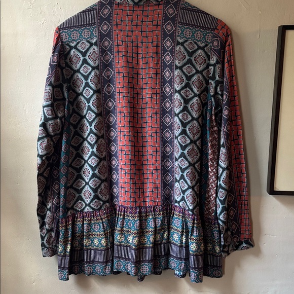 Tolani Geometric Floral Print Blouse in Red and Teal Blue Size Small NWOT - Picture 7 of 8